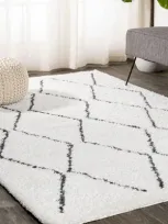 Jonathan Y Calvia Moroccan Diamond Shag Area Rug