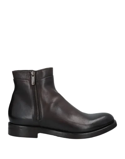 Doucal's Ankle Boots In Brown