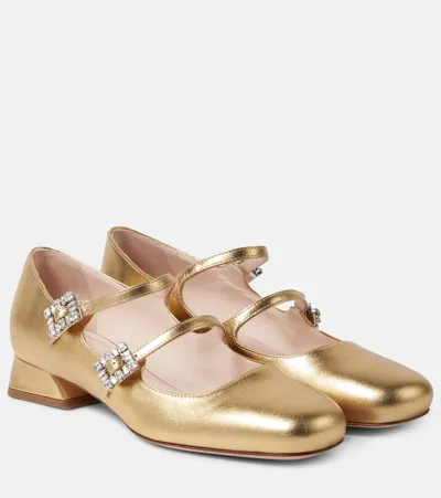 Roger Vivier Très Vivier Metallic Leather Mary Jane Pumps In Gold