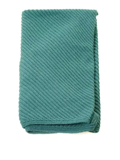 Inverni Triangle Scarf In Pure English Knit Cashmere In Green