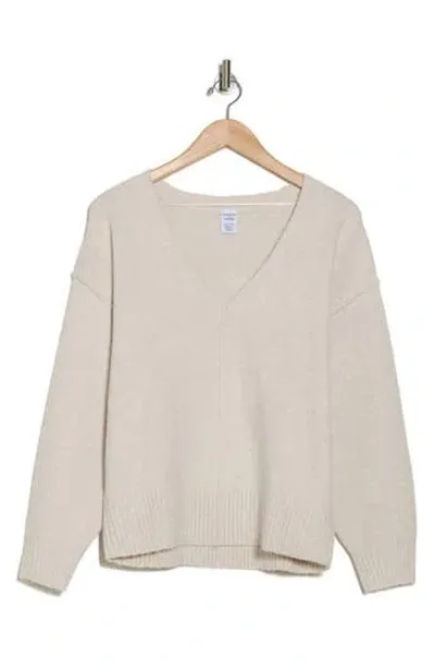 Melrose And Market Seamed V-neck Pullover Sweater In Beige Oatmeal Light Heather