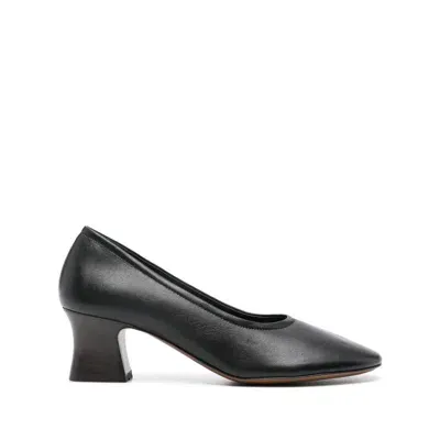 Neous Pumps In Black