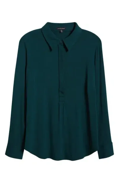 Universal Standard Elbe Popover Shirt In Forest Green